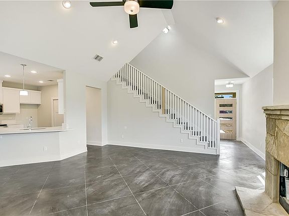 3rd image of 10404 Little Creek Cir