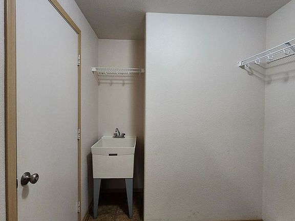4th image of 5811 Austin Ct