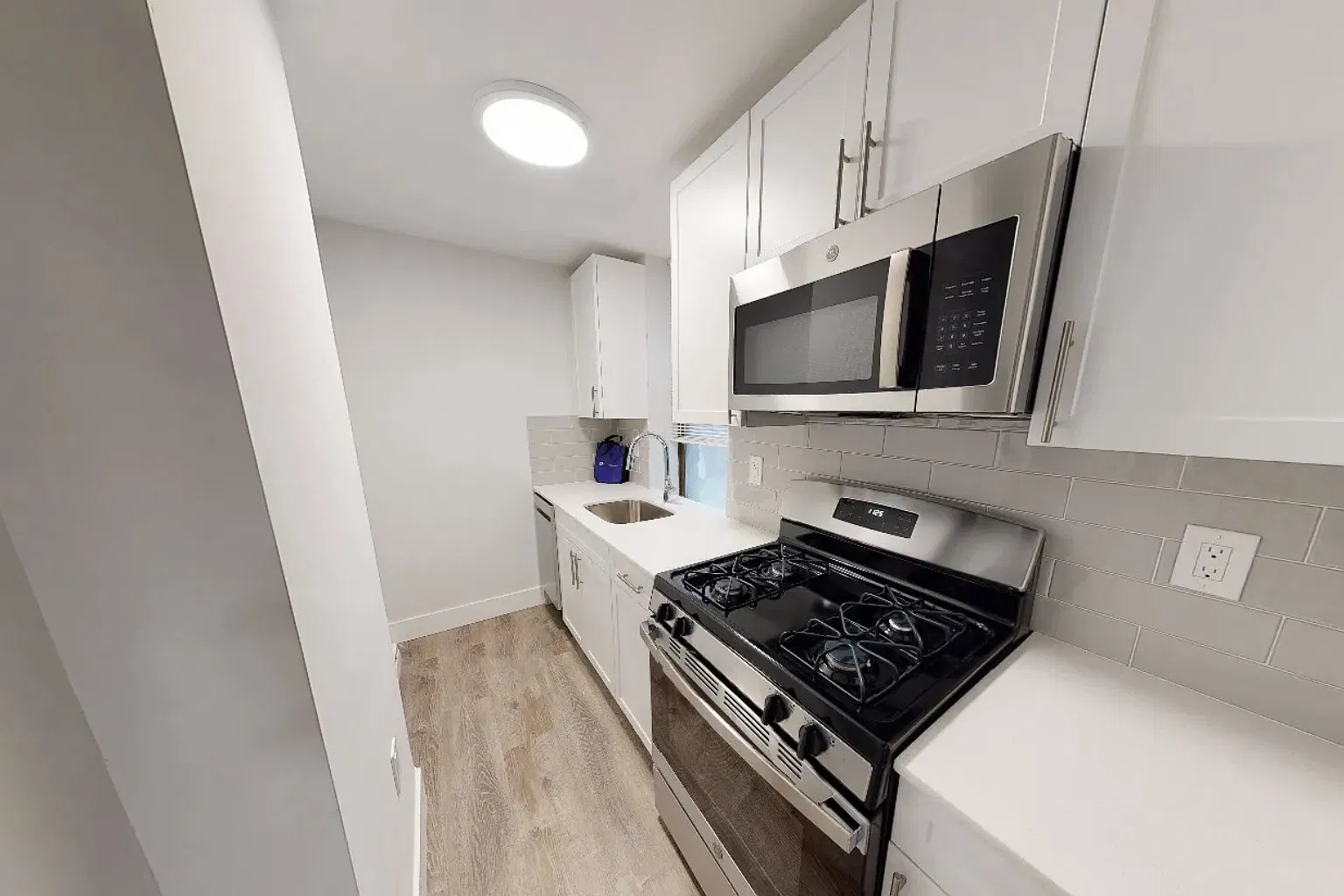 2 bed, $3,350 — Photo 1