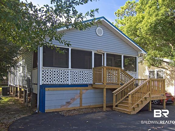 2nd image of 925 E Canal Dr