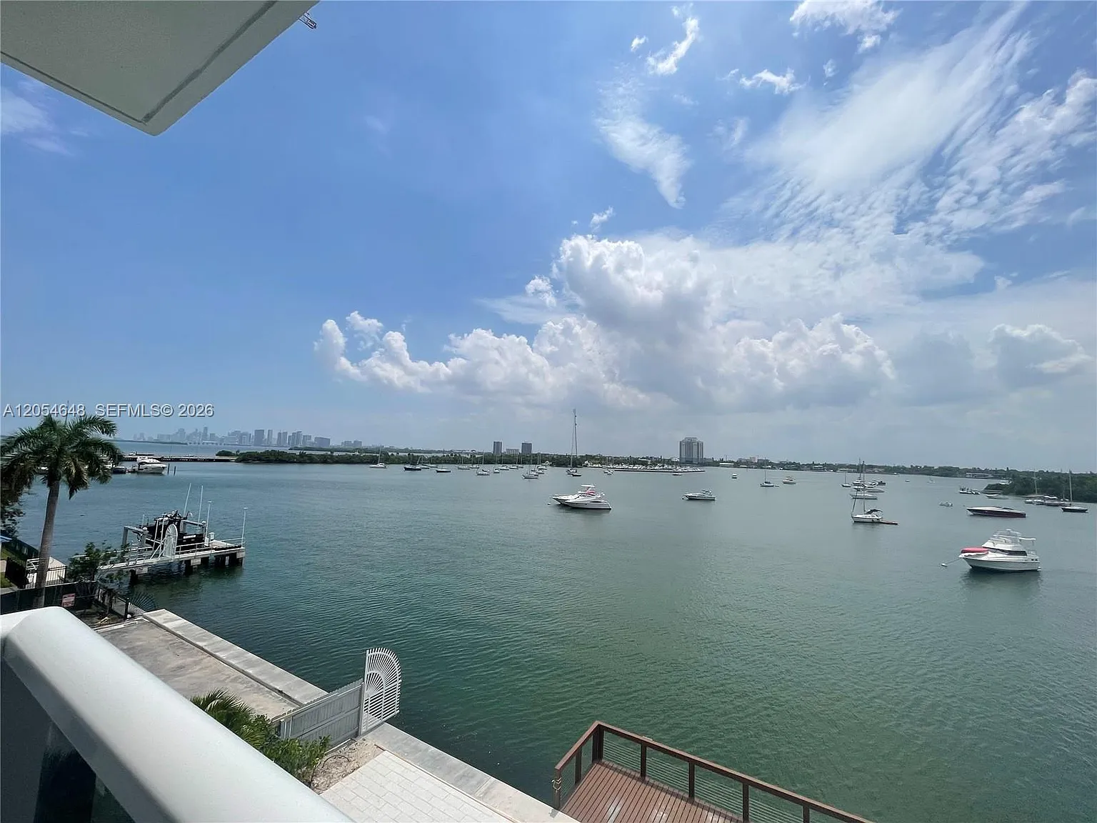 Islander Club Condo — Photo 4