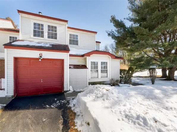 6 Georgian Court, Coram, NY 11727