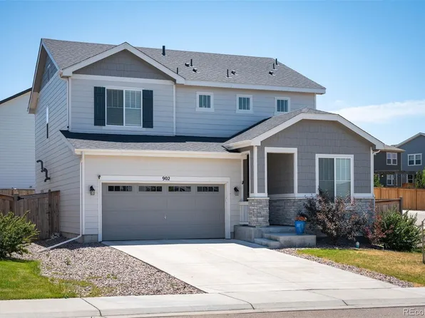 902 N Vandriver Way, Aurora, CO 80018
