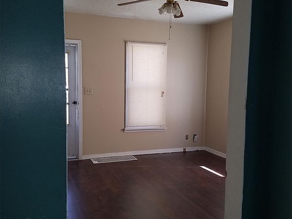 4th image of 444 Donnelly Ave