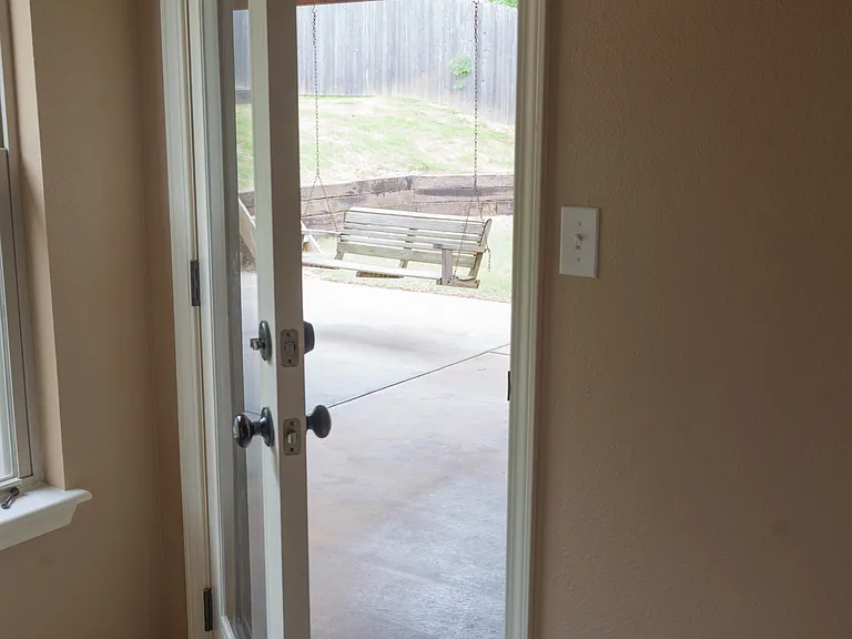 8328 S Gardenia Ave — Photo 33