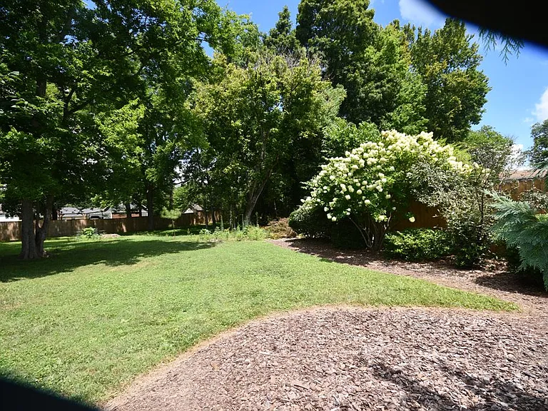 8513 Igou Gap Rd — Photo 15