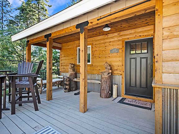 3rd image of 1209 Lassen View Dr