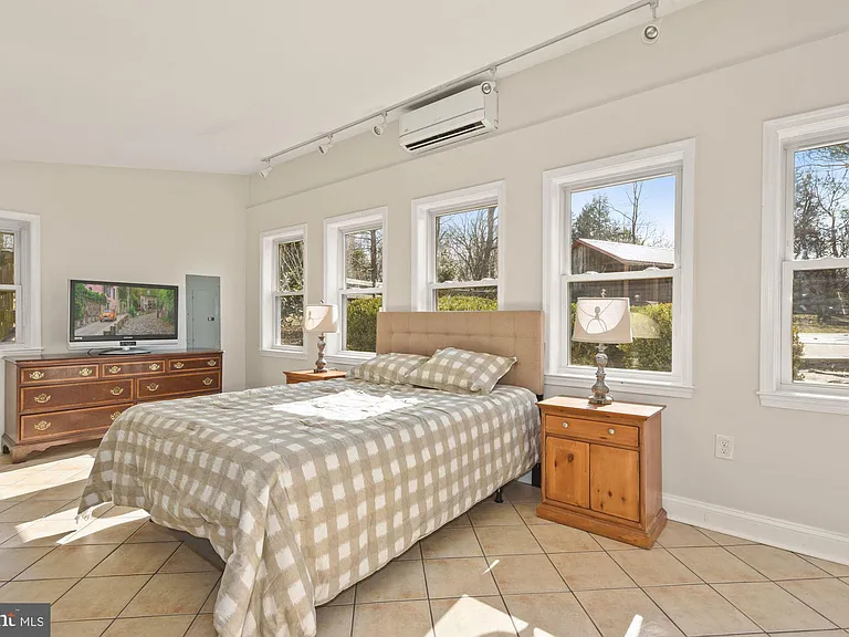 326 Walker Rd — Photo 38
