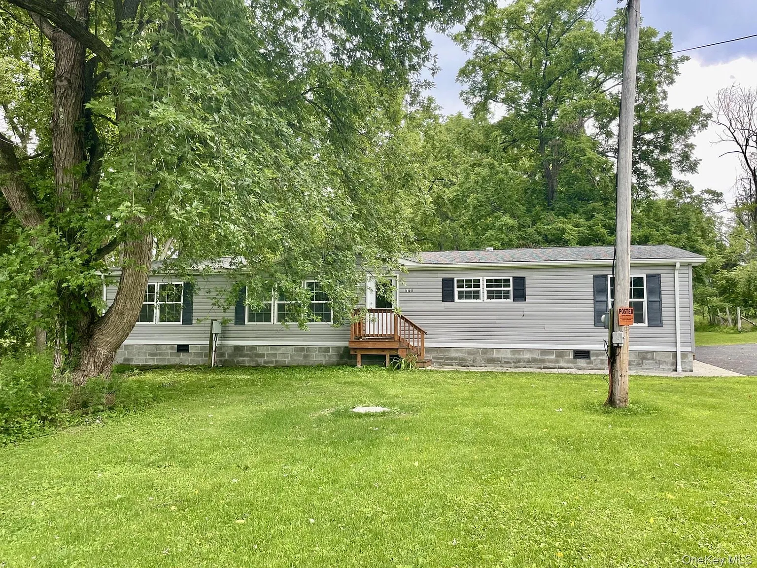 3 bed, 2.0 bath, 2128 sqft, $2,800 — Photo 1