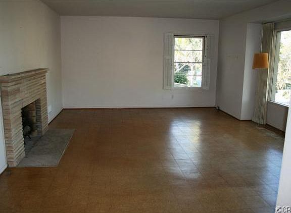 3rd image of 305 Via Linda Vis