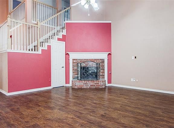 5th image of 834 Soapberry Dr