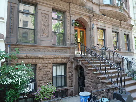 Rented by New Yorker Realty | media 10