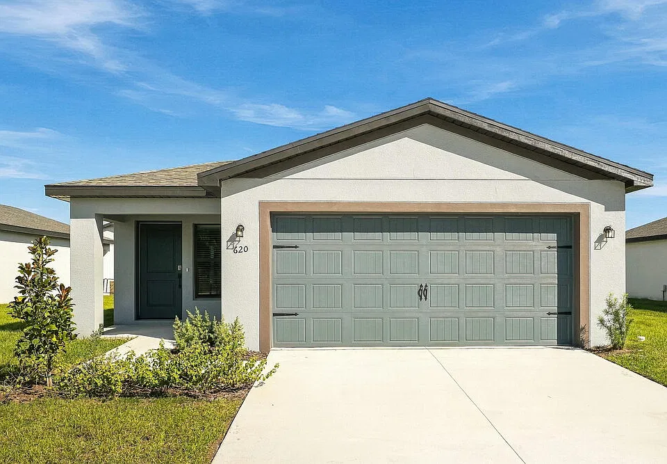 620 Blackthorn Dr
