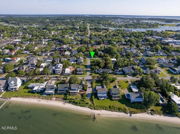 1913 Evans Street, Morehead City, NC 28557