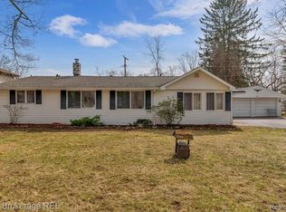 2940 Giddings Blvd, Highland, MI 48356