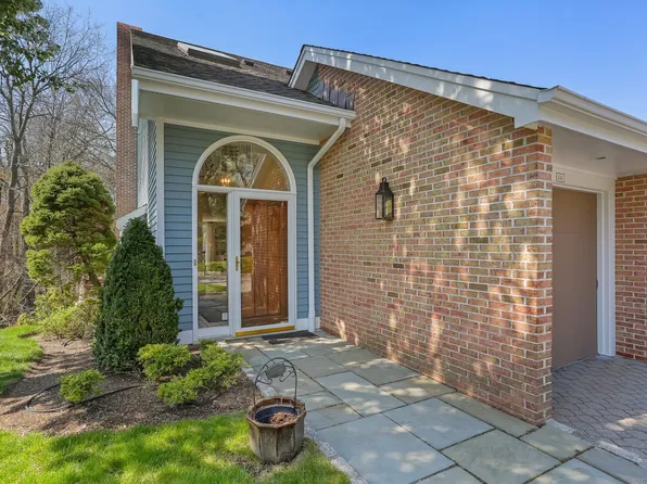 141 Regents Park, Westport, CT 06880