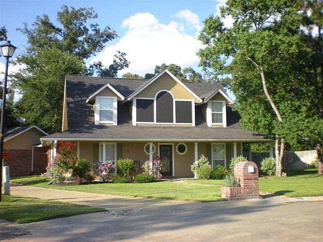 1st image of 144 Gladstone Pl