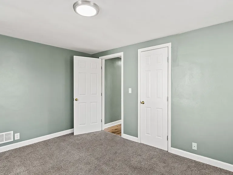 346 N 21st St — Photo 22