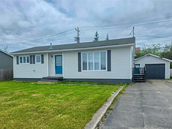 915 Bartlett Drive, Labrador City, NL A2V2N3