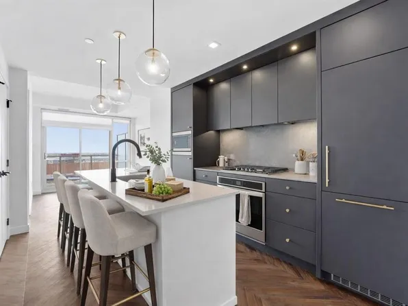 8445 S Broadcast Ave SW #606, Calgary, AB T3H 6B6