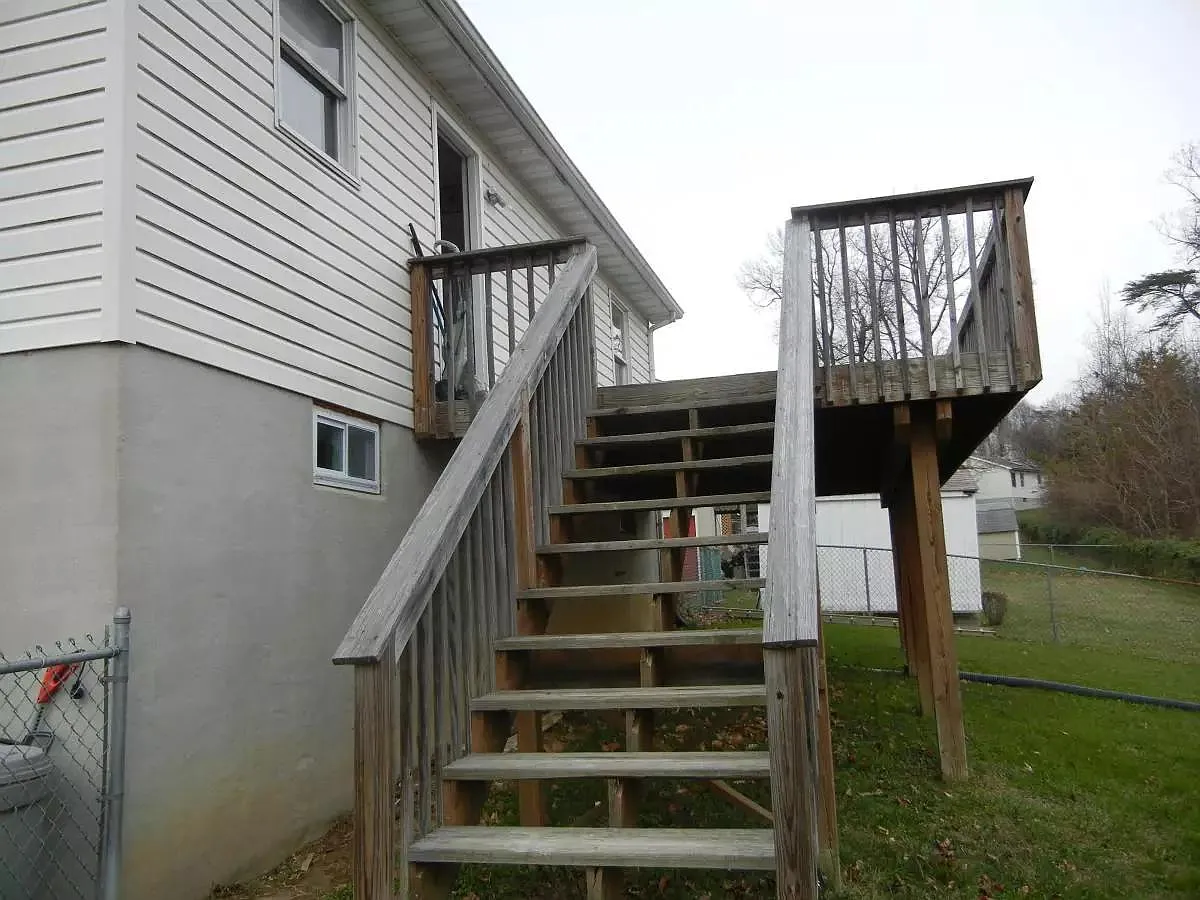 3 bed, 1600 sqft, $2,200 — Photo 2