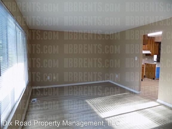 3rd image of 1006 Hazel Ave