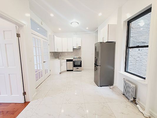 3rd image of 132 N 1st St APT 6
