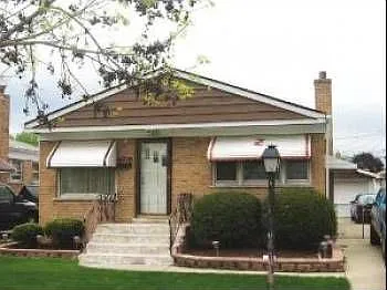 2413 Lincoln St photo 1