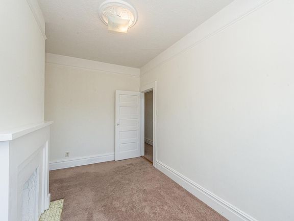 4th image of 2667 McAllister St