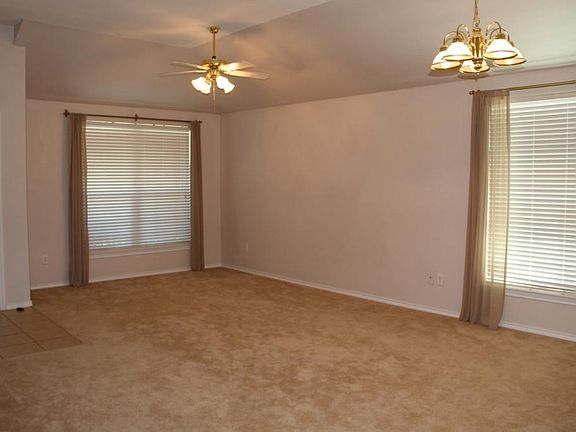 5th image of 1122 Lake Whitney Dr