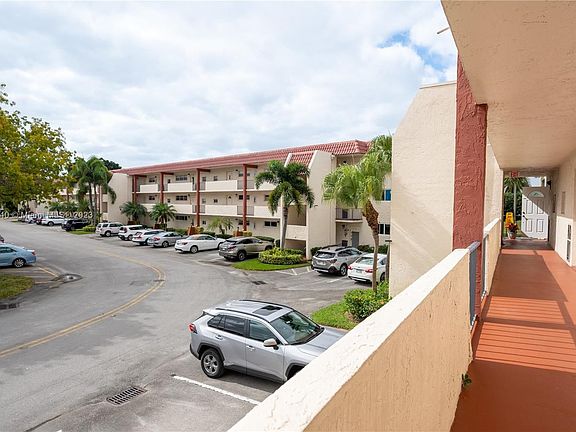 2nd image of 9611 N Hollybrook Lake Dr APT 208