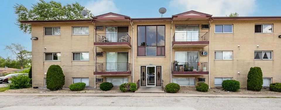 1st image of 18361 Glen Oak Ave #G-1e