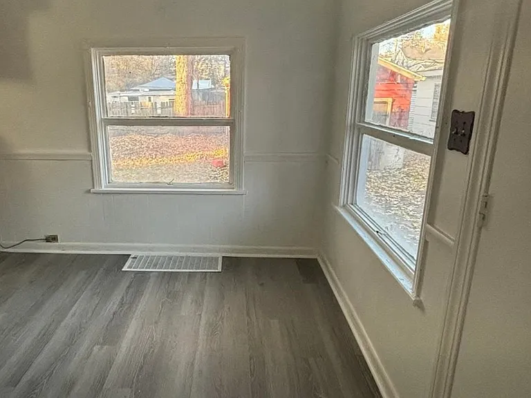 1632 E High Ave — Photo 6