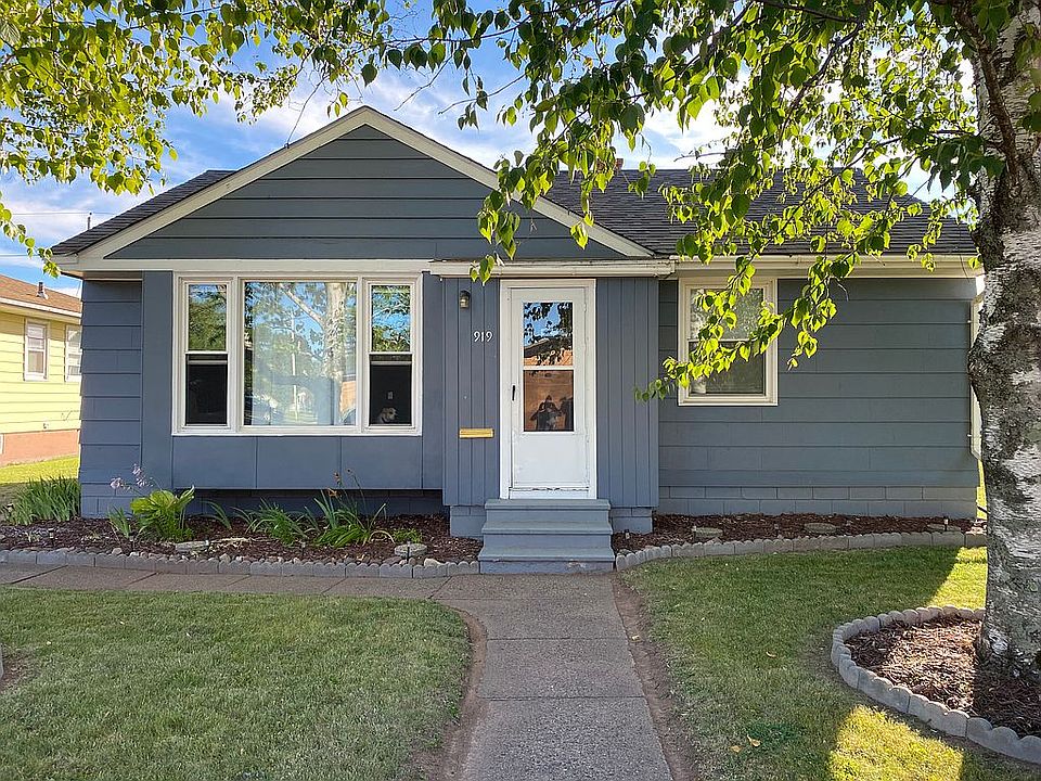 1st image of 919 4th Ave W