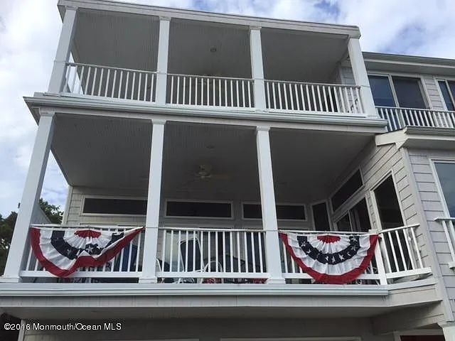 1396 Riviera Ave photo 1