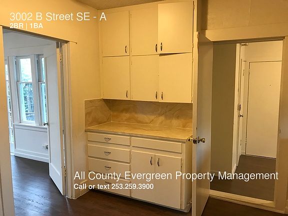 3rd image of 3002 B St SE APT A