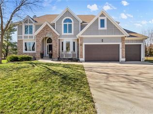 13916 Granada Rd, Leawood, KS 66224