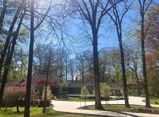 521 Whims Ln, Rochester, MI 48306