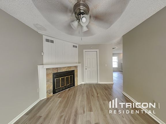 2nd image of 1418 Foxwood Dr
