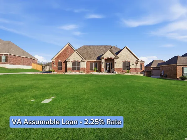 239 Sittre Dr, Castroville, TX 78009