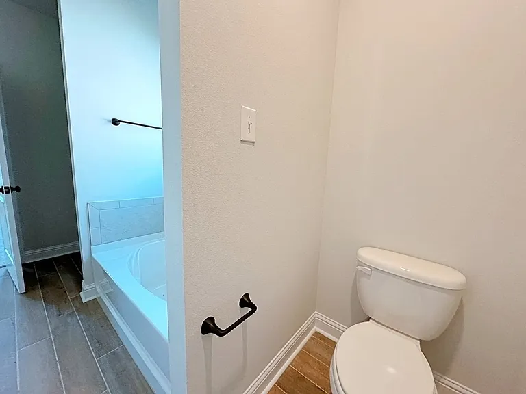 722 Bellegrove Square Ave — Photo 17