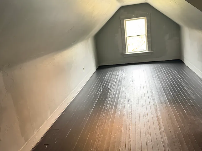 898 Haynes St — Photo 3