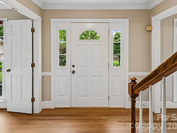 4th image of 6721 Southby Ct