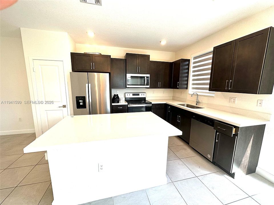 1st image of 2418 SE 10th St #2418