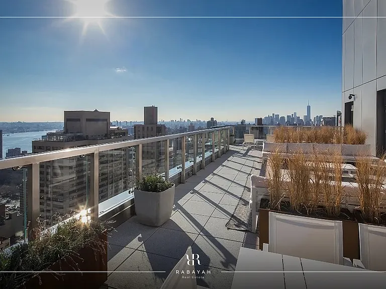 325 Lex Ave #4D — Photo 11