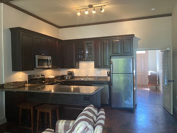 3rd image of 805 Constantinople St #805