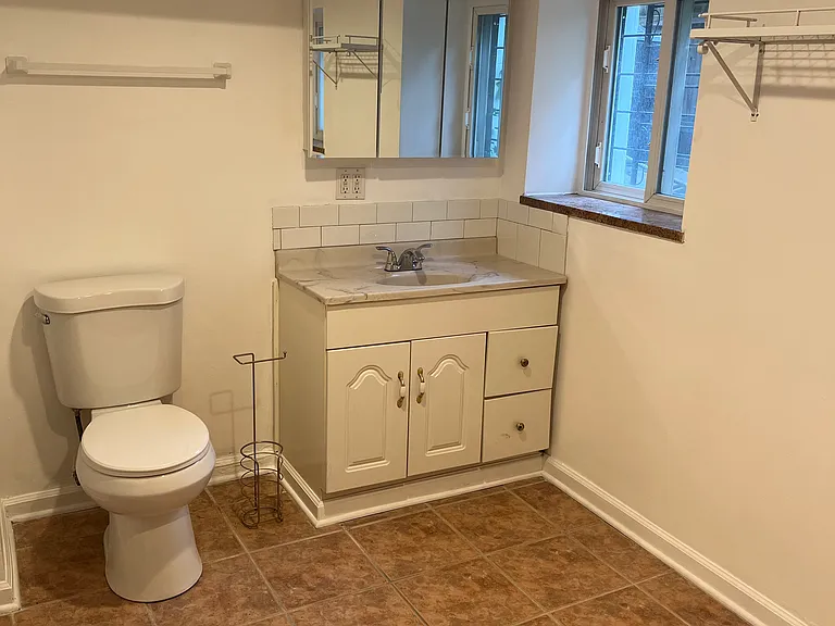 3029 N Haussen Ct — Photo 3