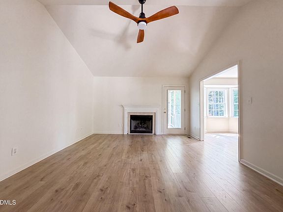 3rd image of 105 Gentle Rio Ct