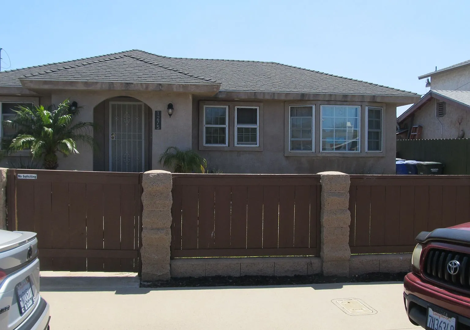 3 bed 2 bath with 3 car garage — Photo 4