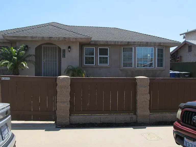 1275 Florence St — Photo 4